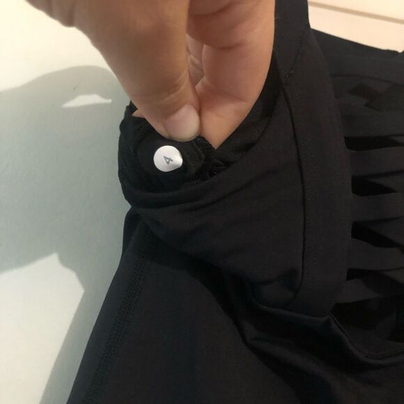 ♦️ Lululemon | Black Sz 4 Tank Top - Picture 3 of 3